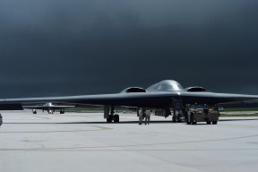 九游游戏中心-战队选手赛场配合默契团队执行力备受好评，战队合作