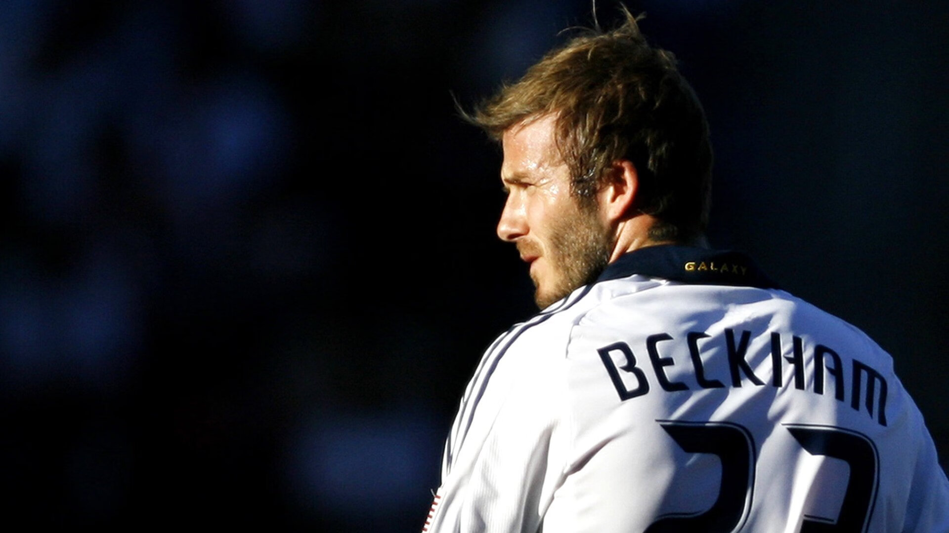 76人主场新灯光系统首次启用获得一致好评，76人主场球衣